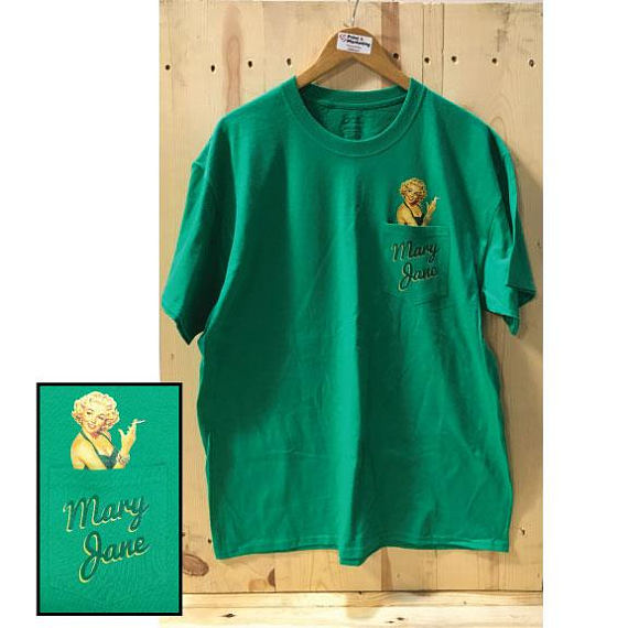 Mary Jane Smoking Vintage Pin-Up Girl Unisex Pocket Tee